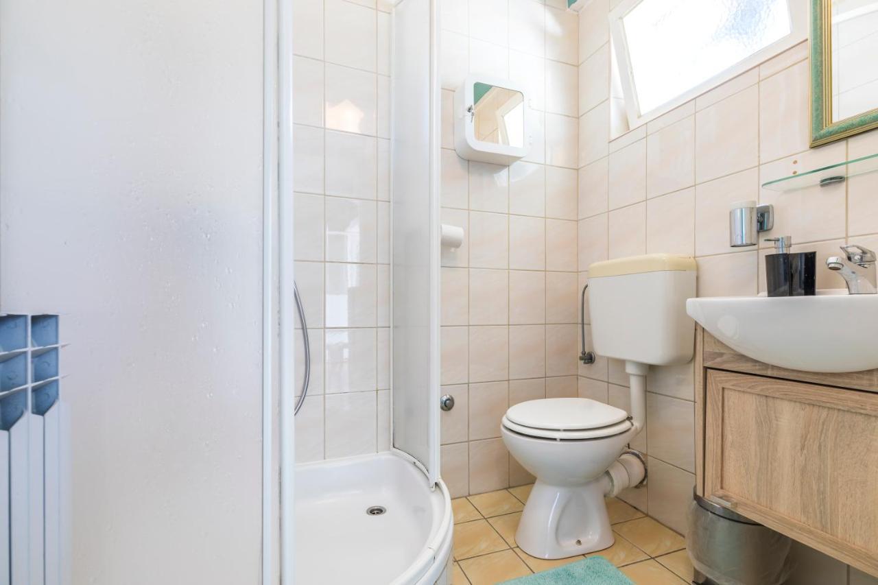 Alaburic Rooms & Apartment Mali Lošinj Dış mekan fotoğraf